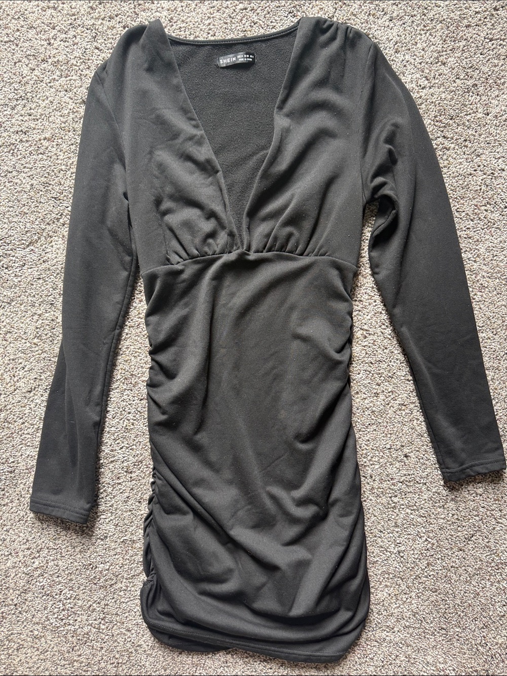 SHEIN Black Long-Sleeve V-Neck Ruched Bodycon Dress